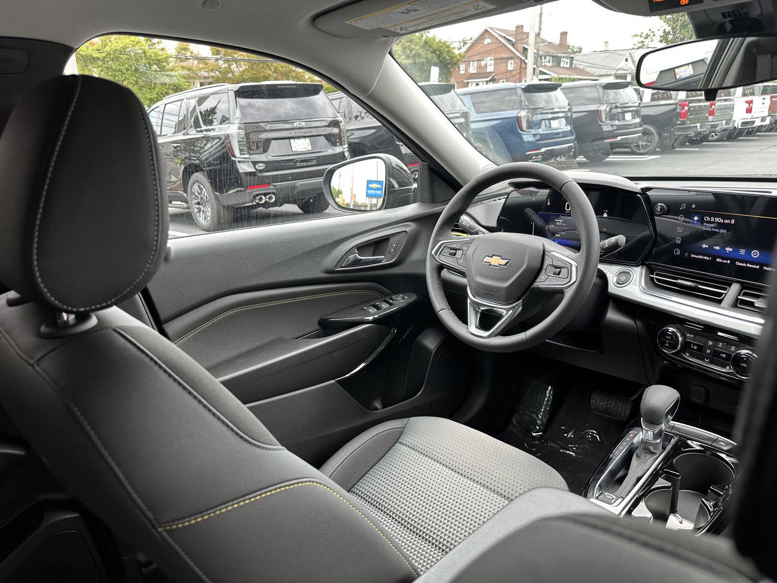 New 2026 Chevrolet Trax LT w/ Sunroof Package FWD image 15