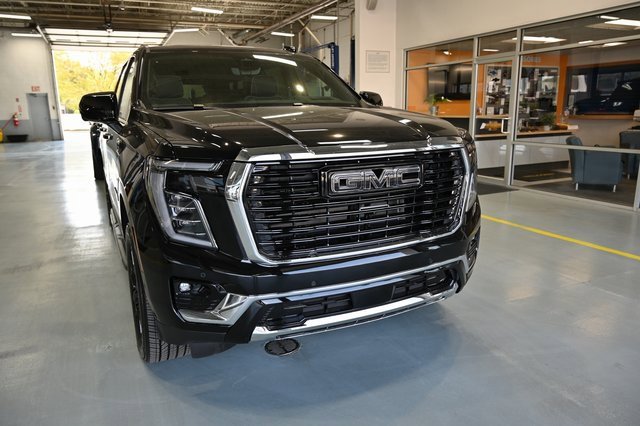New 2026 GMC Yukon XL Elevation w/ Elevation Premium Package image 3