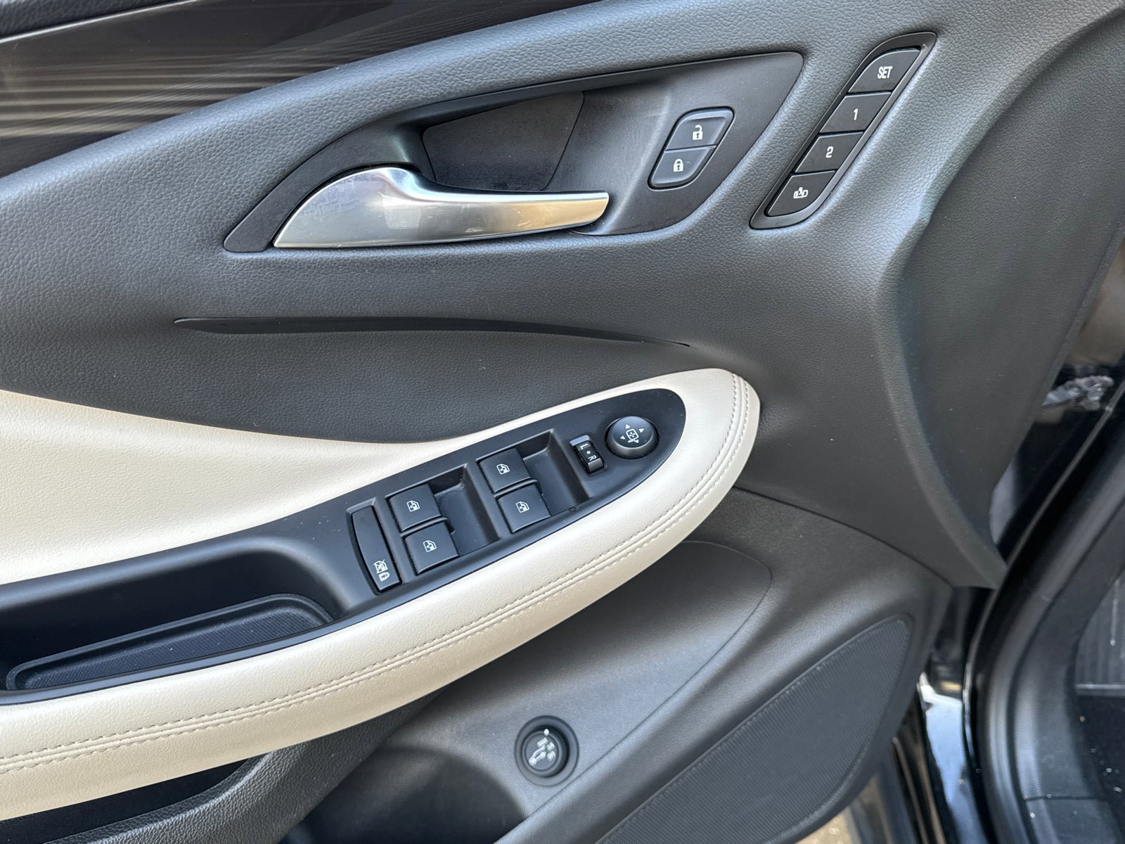 Certified 2022 Chevrolet Silverado 1500 Custom image 28