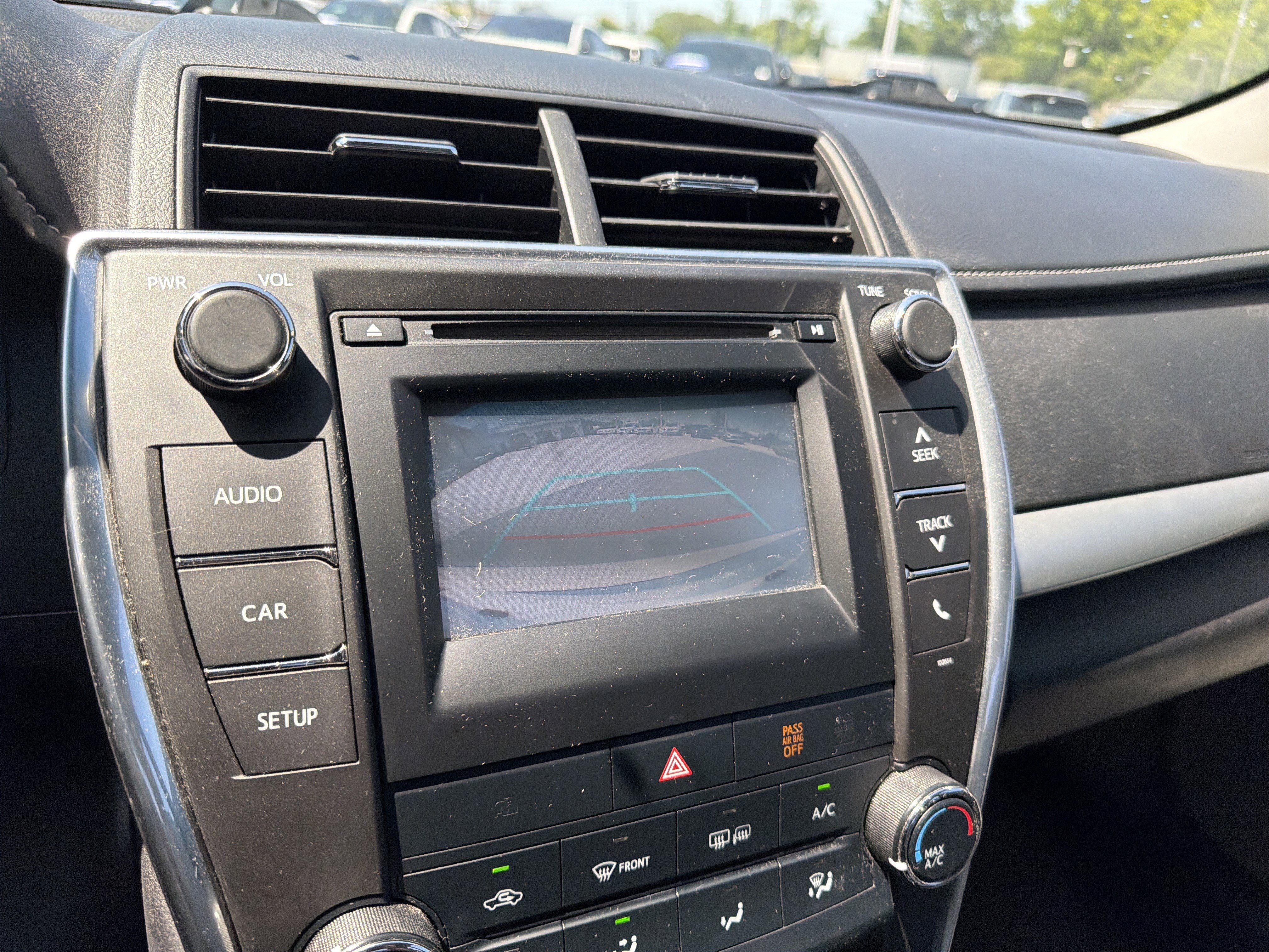 Used 2017 Toyota Camry SE w/ Moonroof Package FWD image 25