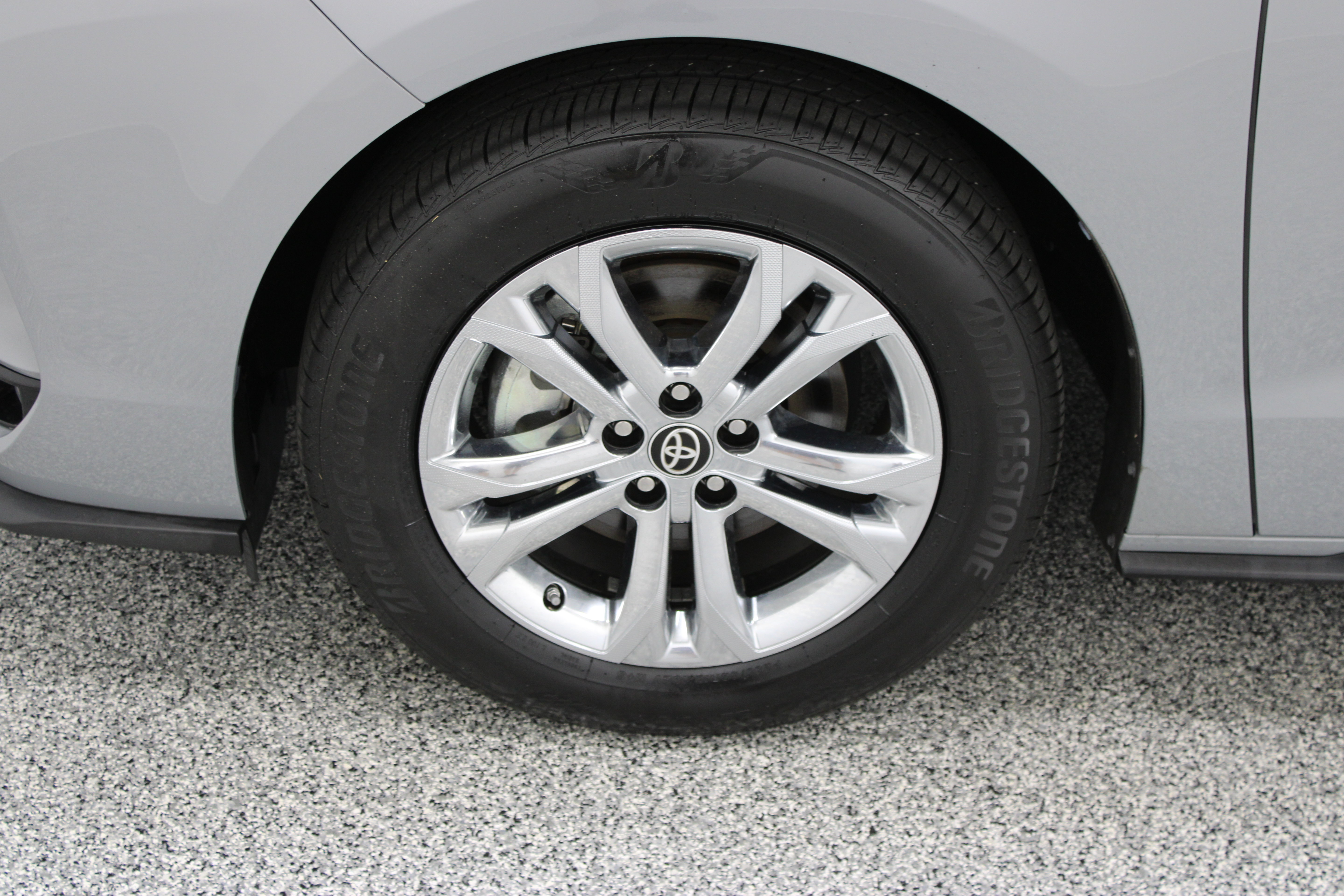 Used 2023 Toyota Sienna XSE w/ XSE Plus Package AWD/4WD image 11