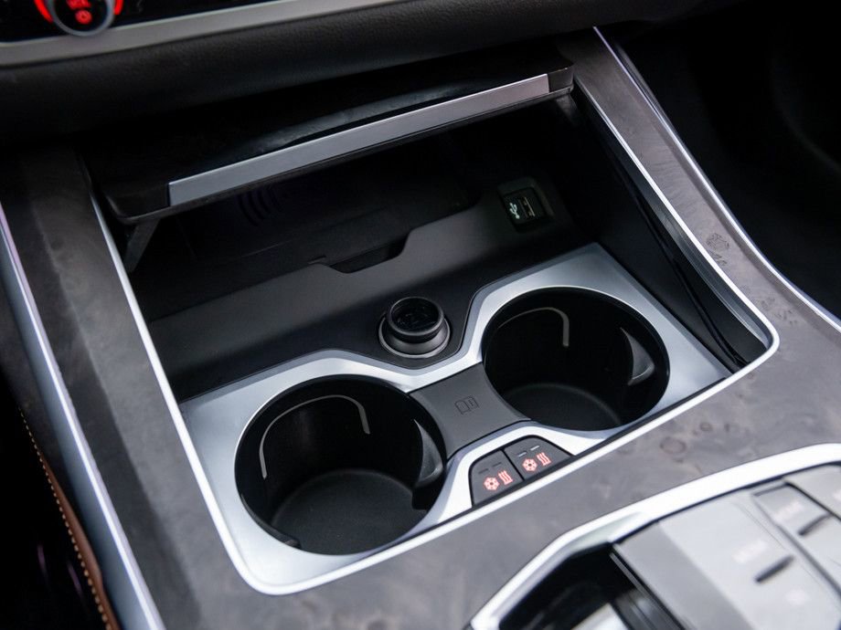 Certified 2025 BMW X7 M60i w/ Executive Package image 31