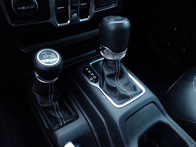Used 2022 Jeep Wrangler Unlimited Sahara AWD/4WD image 15