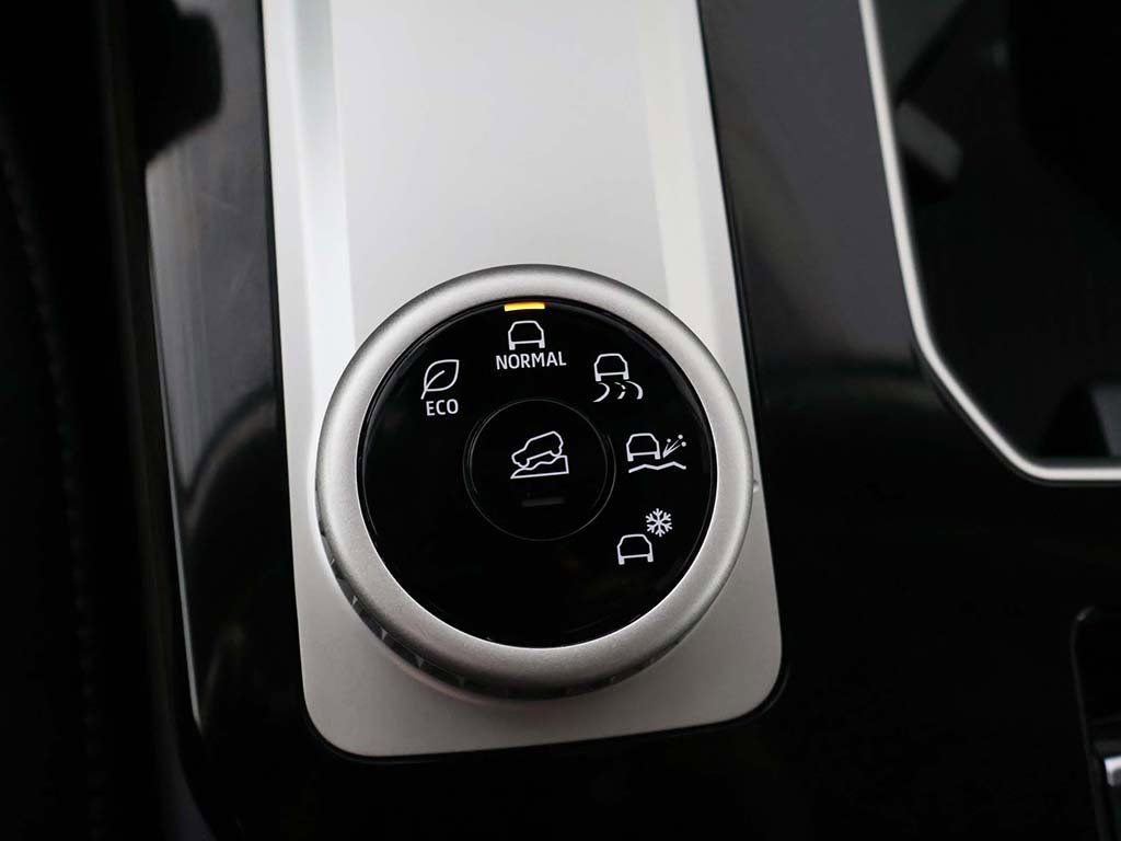 New 2025 Mitsubishi Outlander SE FWD image 56