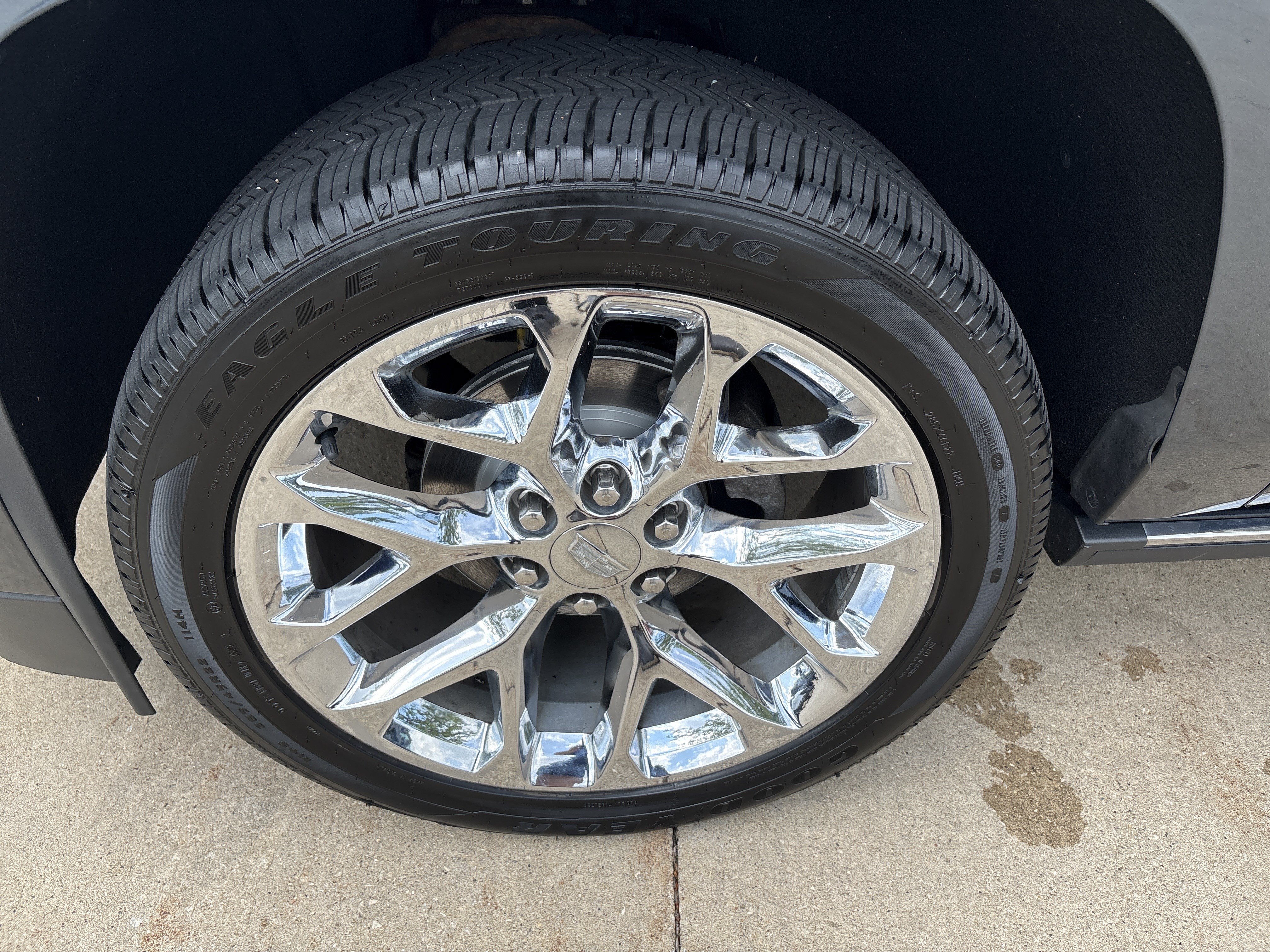 Used 2019 Cadillac Escalade ESV Premium Luxury AWD/4WD image 9