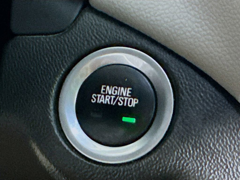Used 2019 Chevrolet Equinox LS w/ LS Convenience Package AWD/4WD image 18