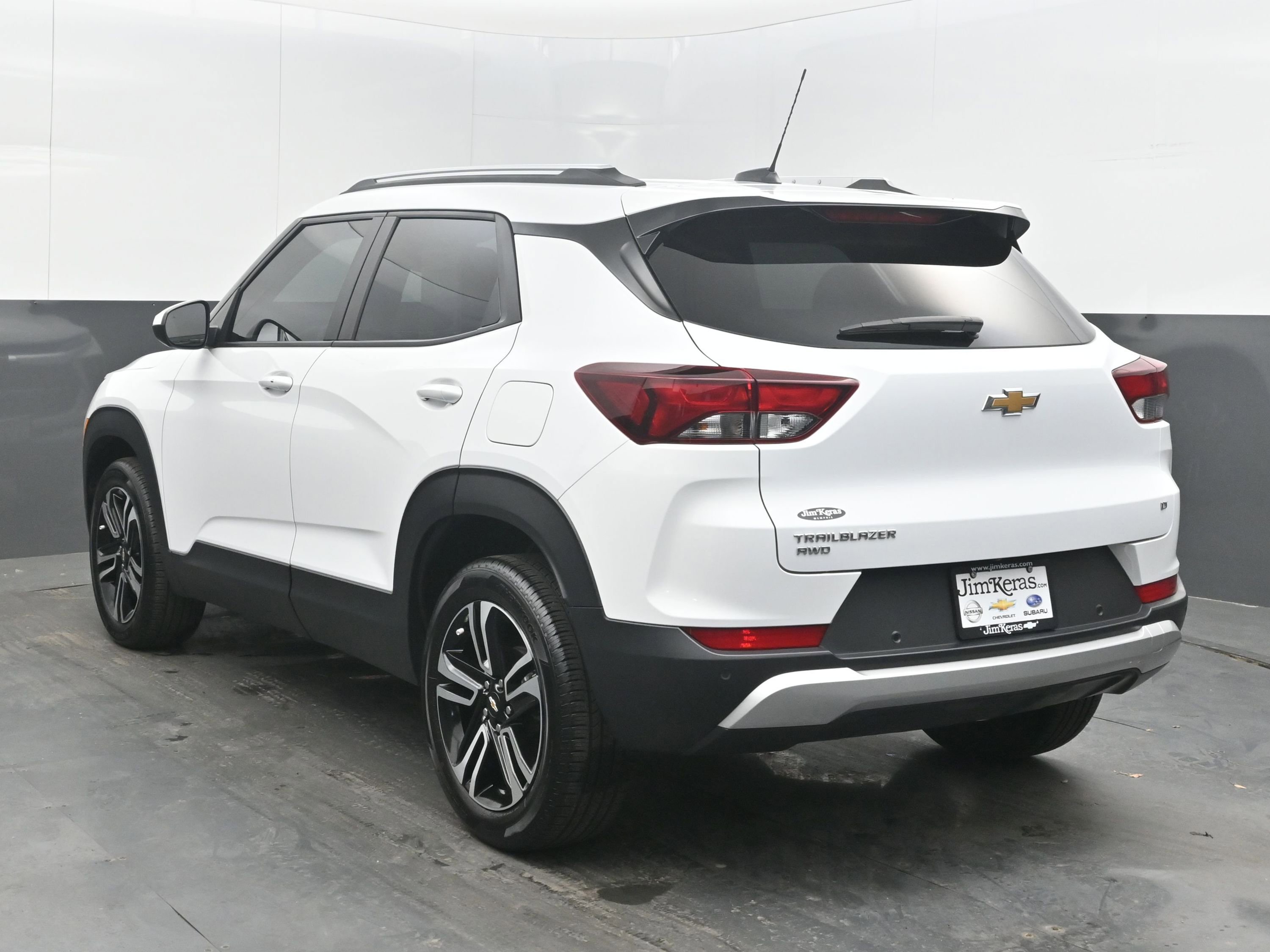 Used 2024 Chevrolet TrailBlazer LT w/ Convenience Package AWD/4WD image 8