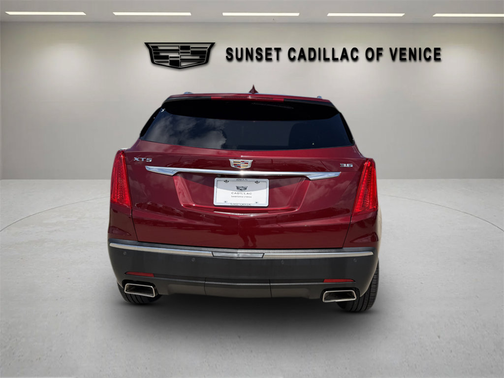 Used 2017 Cadillac XT5 Luxury w/ Driver Awareness Package FWD image 4