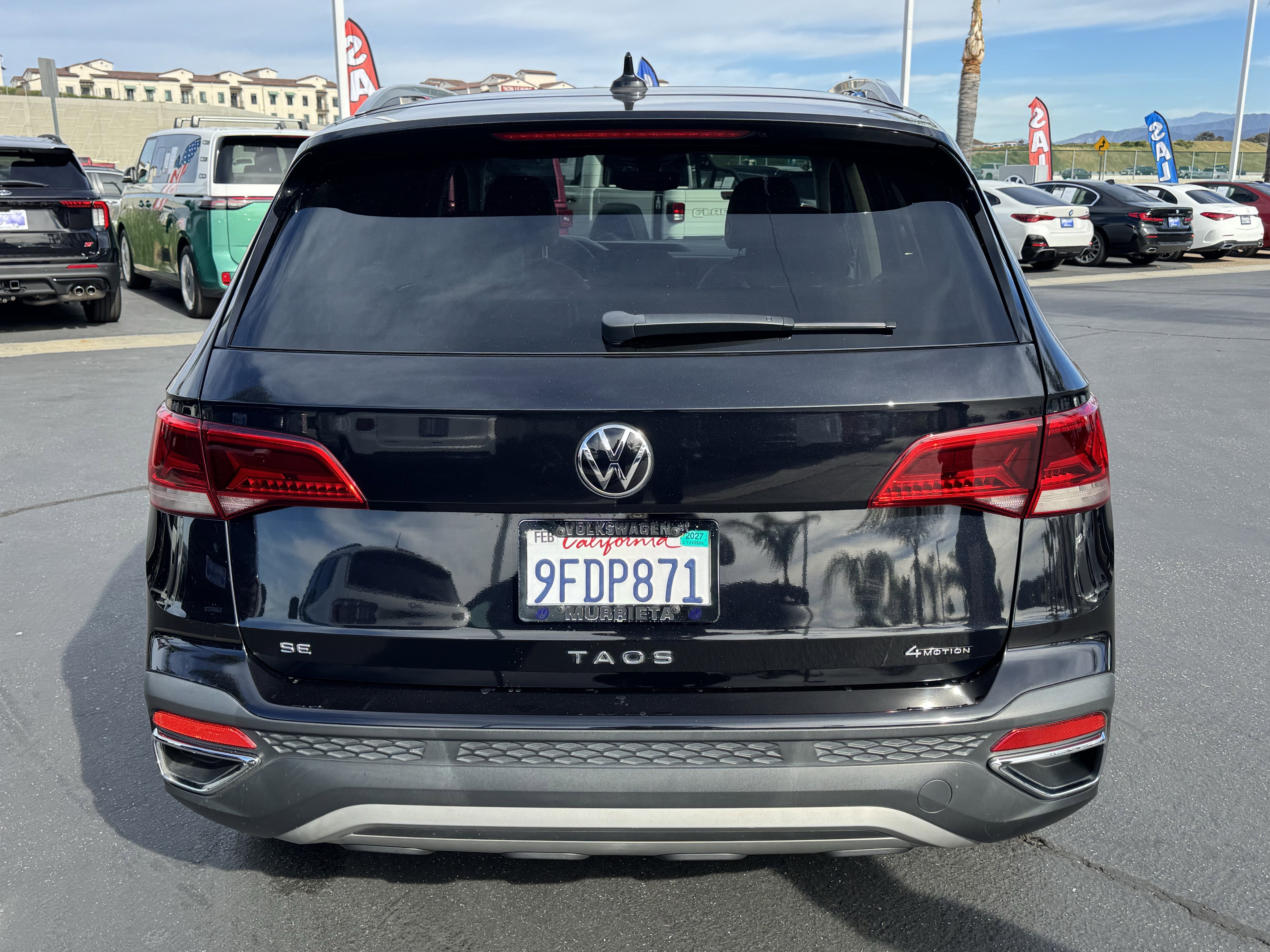 Certified 2023 Volkswagen Taos SE w/ Panoramic Sunroof Package image 9