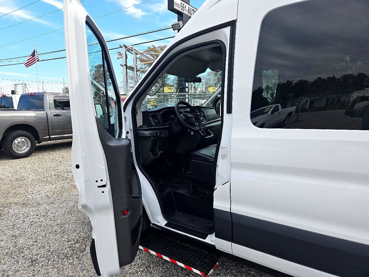 Used 2020 Ford Transit 350 XL image 10