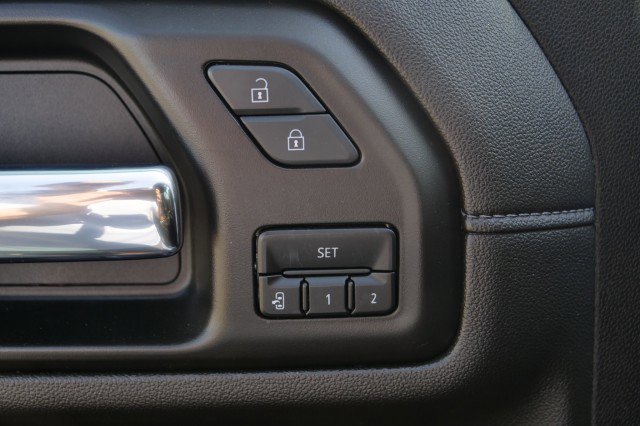 Used 2022 Chevrolet Silverado 3500 High Country w/ Technology Package image 30