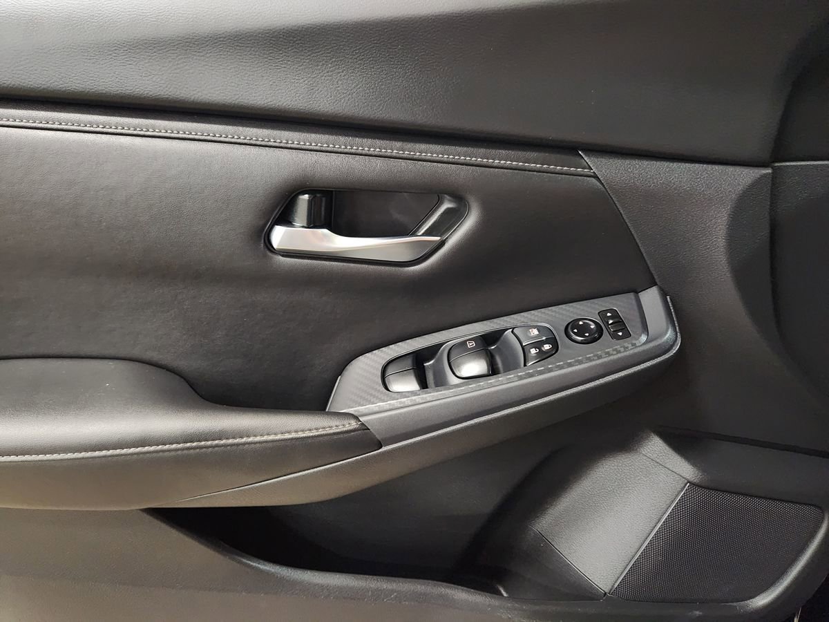 Used 2023 Nissan Sentra SV FWD image 32