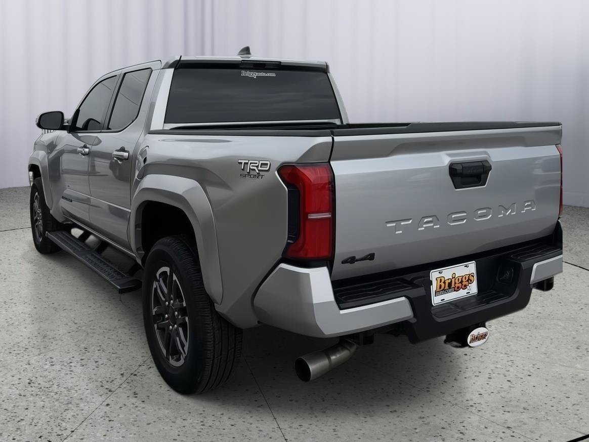 Used 2025 Toyota Tacoma TRD Sport AWD/4WD image 3
