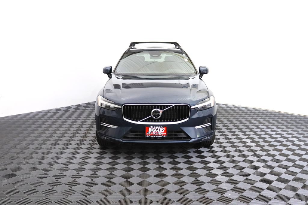 Used 2022 Volvo XC60 B5 Momentum AWD/4WD image 2