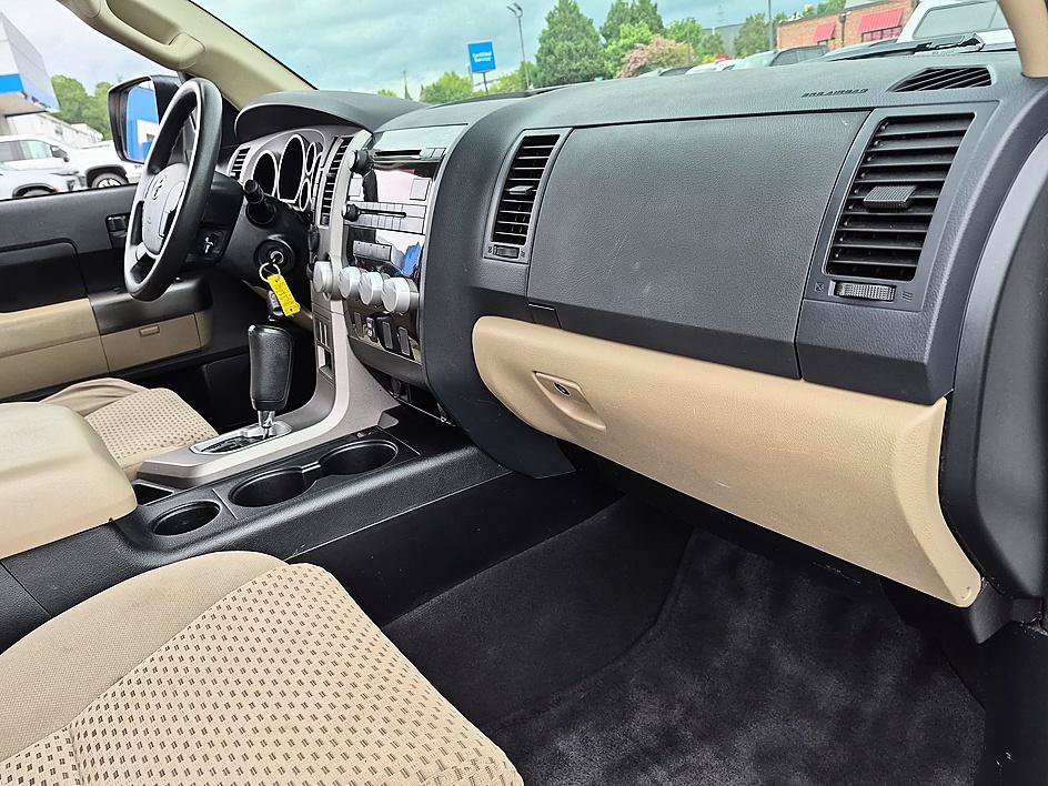 Used 2013 Toyota Tundra 4x4 Double Cab w/ SR5 Pkg image 34