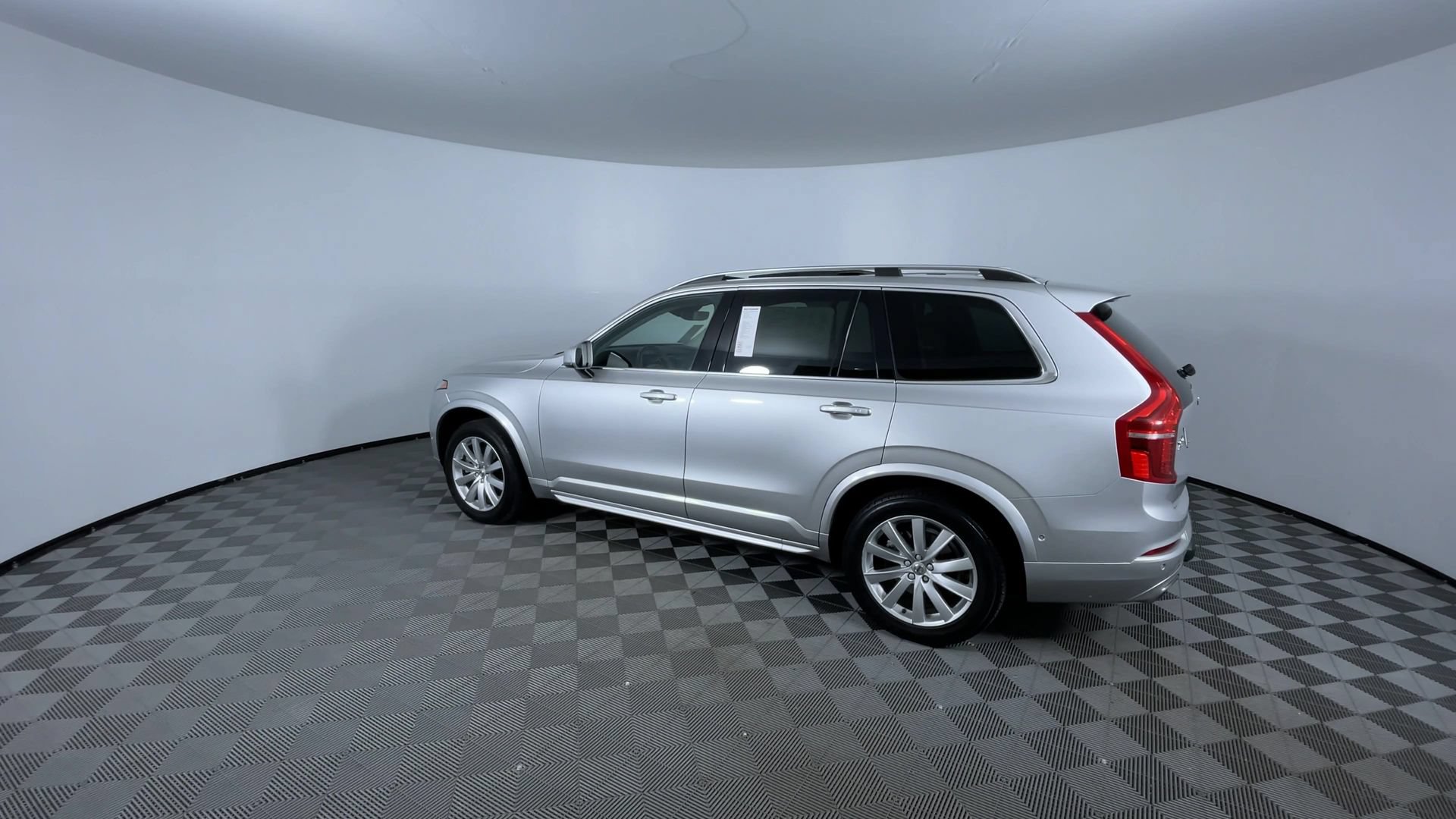Used 2016 Volvo XC90 T6 Momentum AWD/4WD image 6