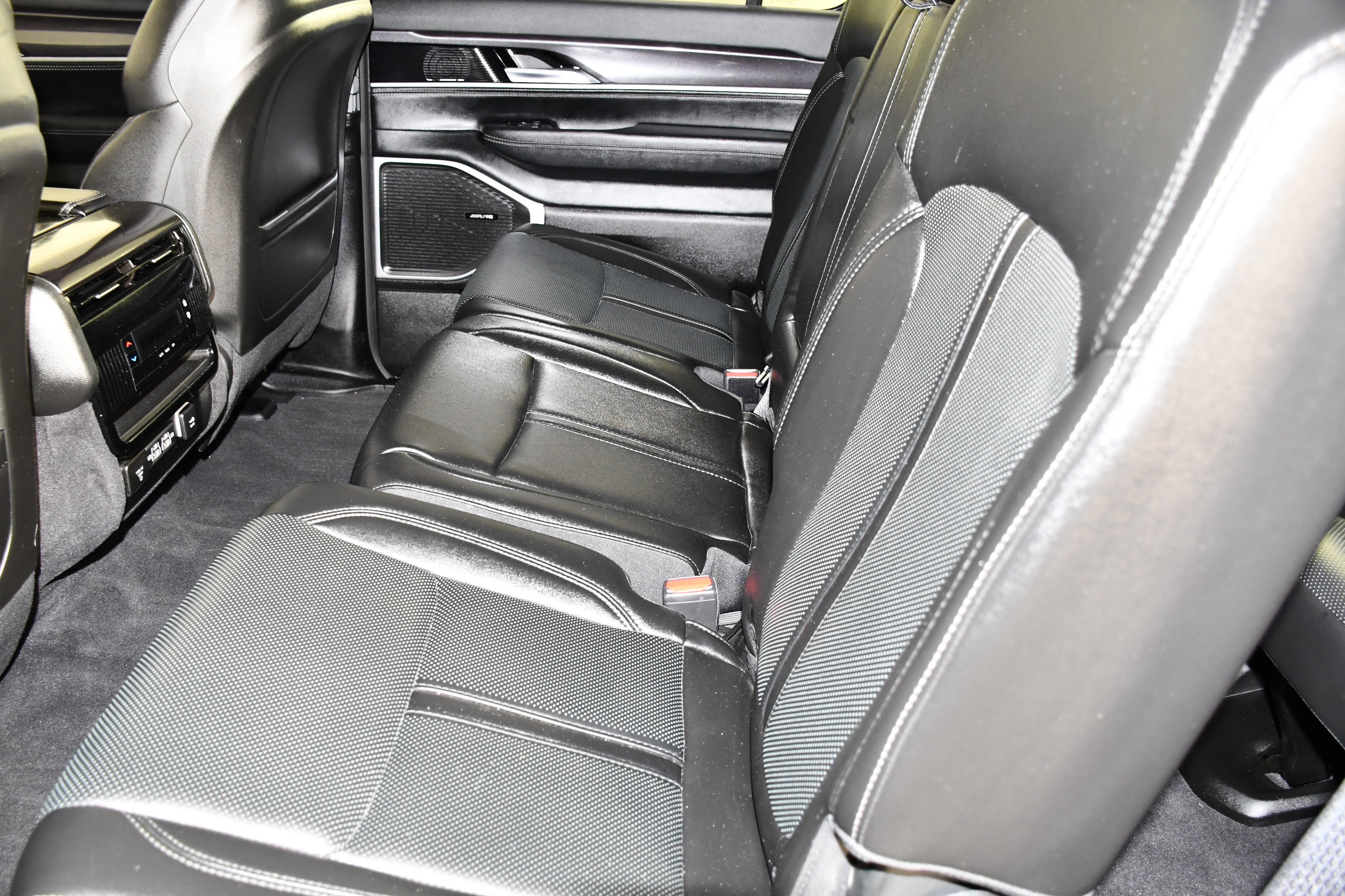 Used 2024 Jeep Wagoneer 4WD w/ HD Trailer Tow Package image 51