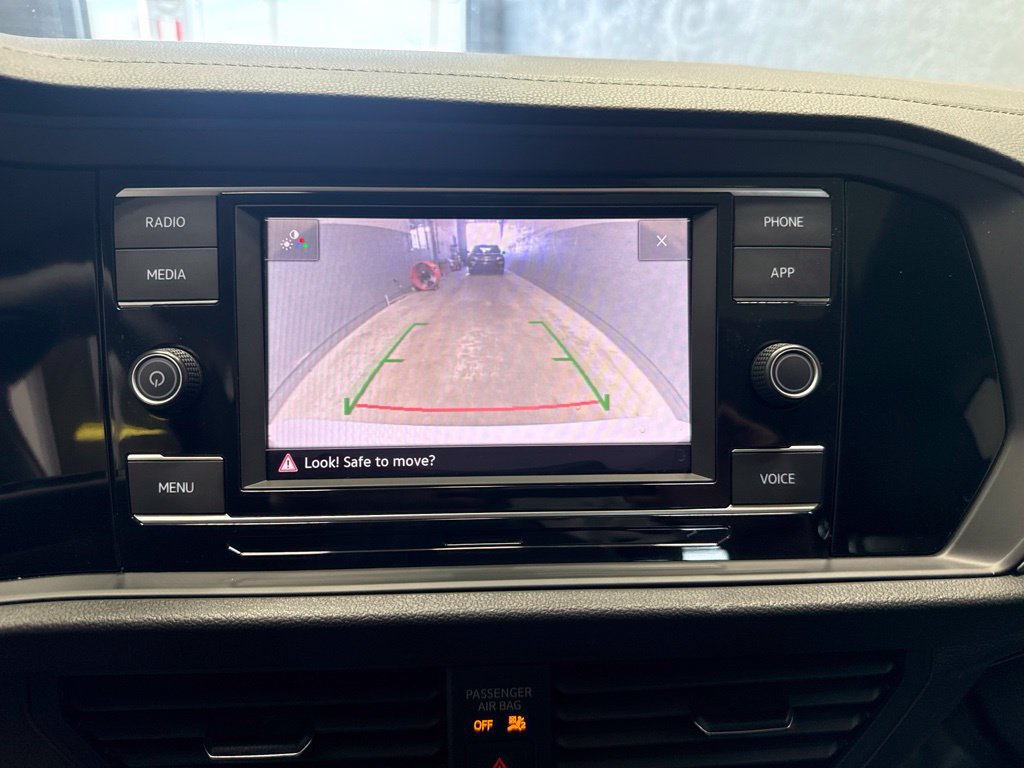 Used 2023 Volkswagen Jetta SE w/ Panoramic Sunroof Package FWD image 26