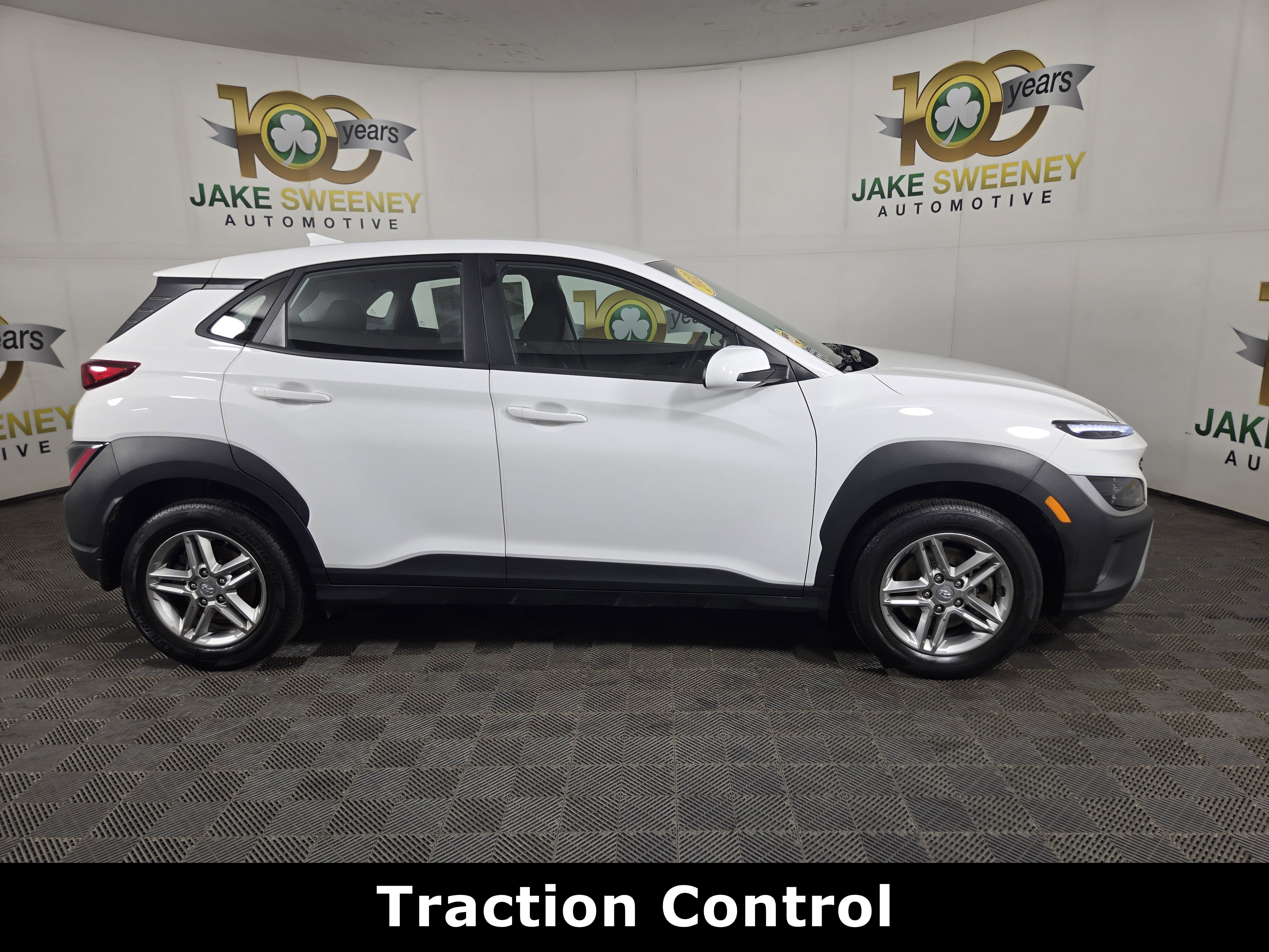 Used 2022 Hyundai Kona SE w/ Winter Weather Package AWD/4WD image 9