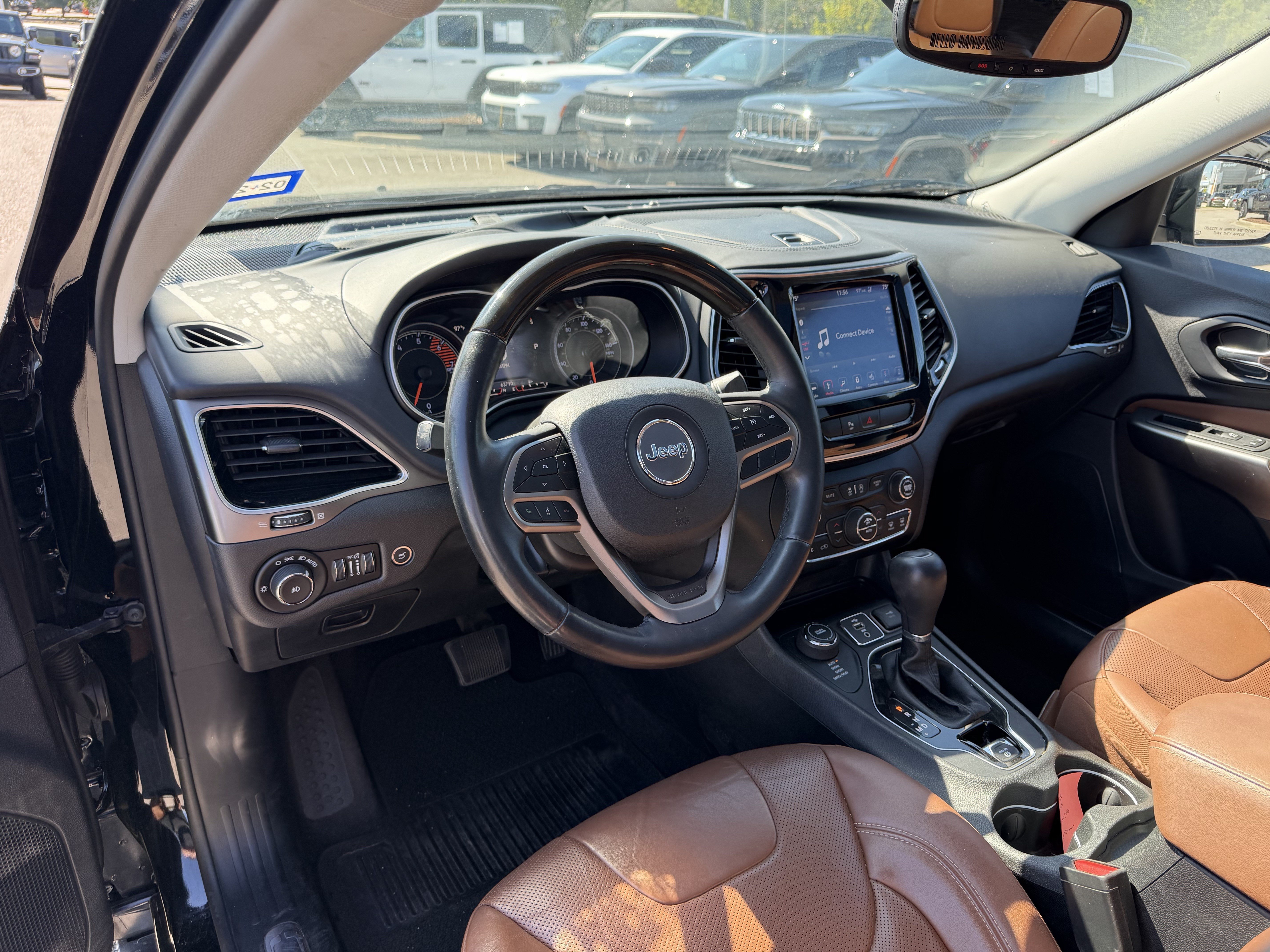 Used 2019 Jeep Cherokee Overland AWD/4WD image 11