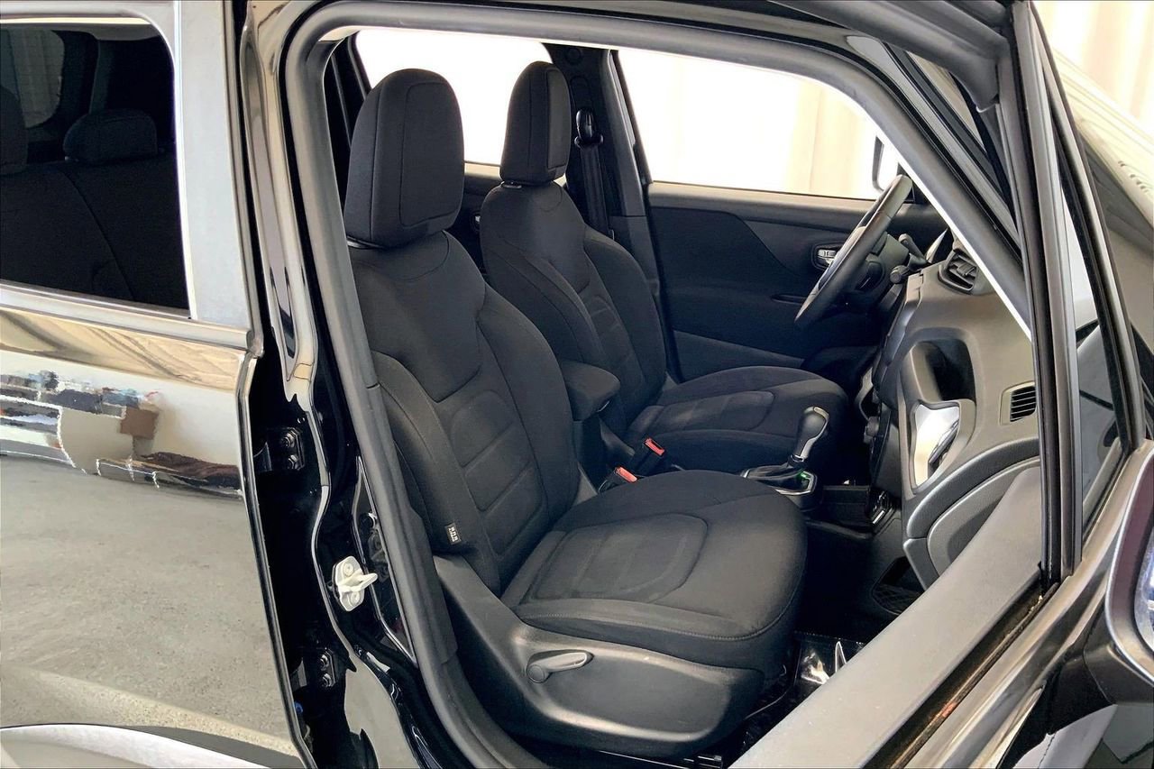 Used 2020 Jeep Renegade Latitude image 6