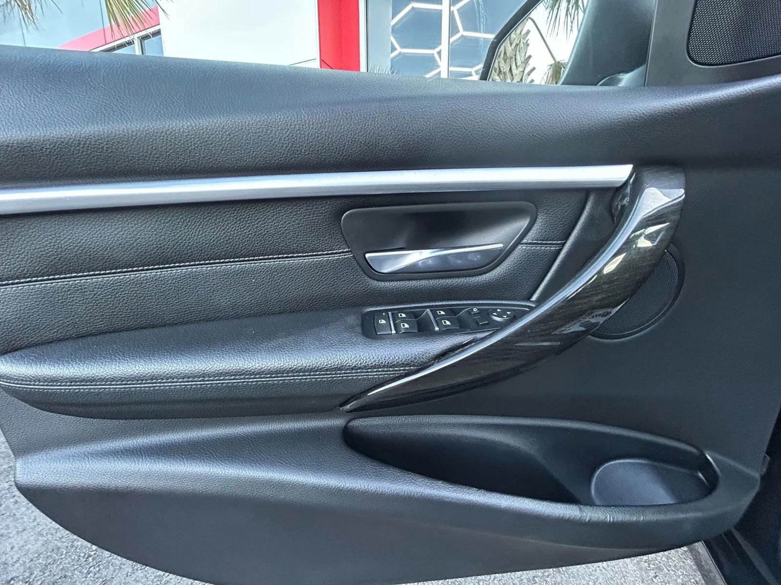 Used 2017 BMW 330i Sedan image 18