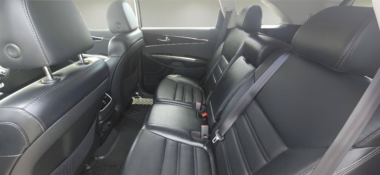 Used 2019 Kia Sorento EX AWD/4WD image 19