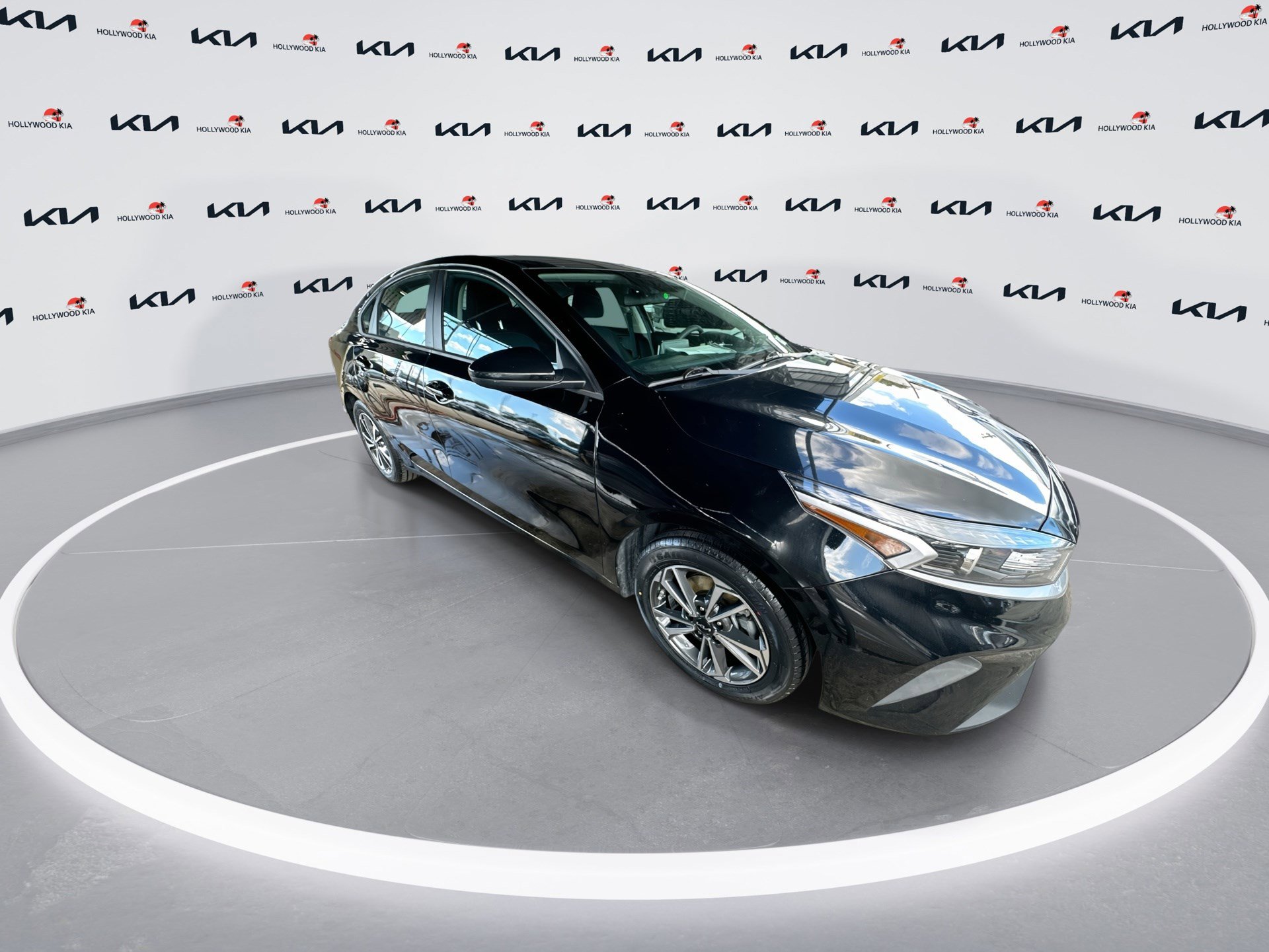 Certified 2023 Kia Forte LXS image 2