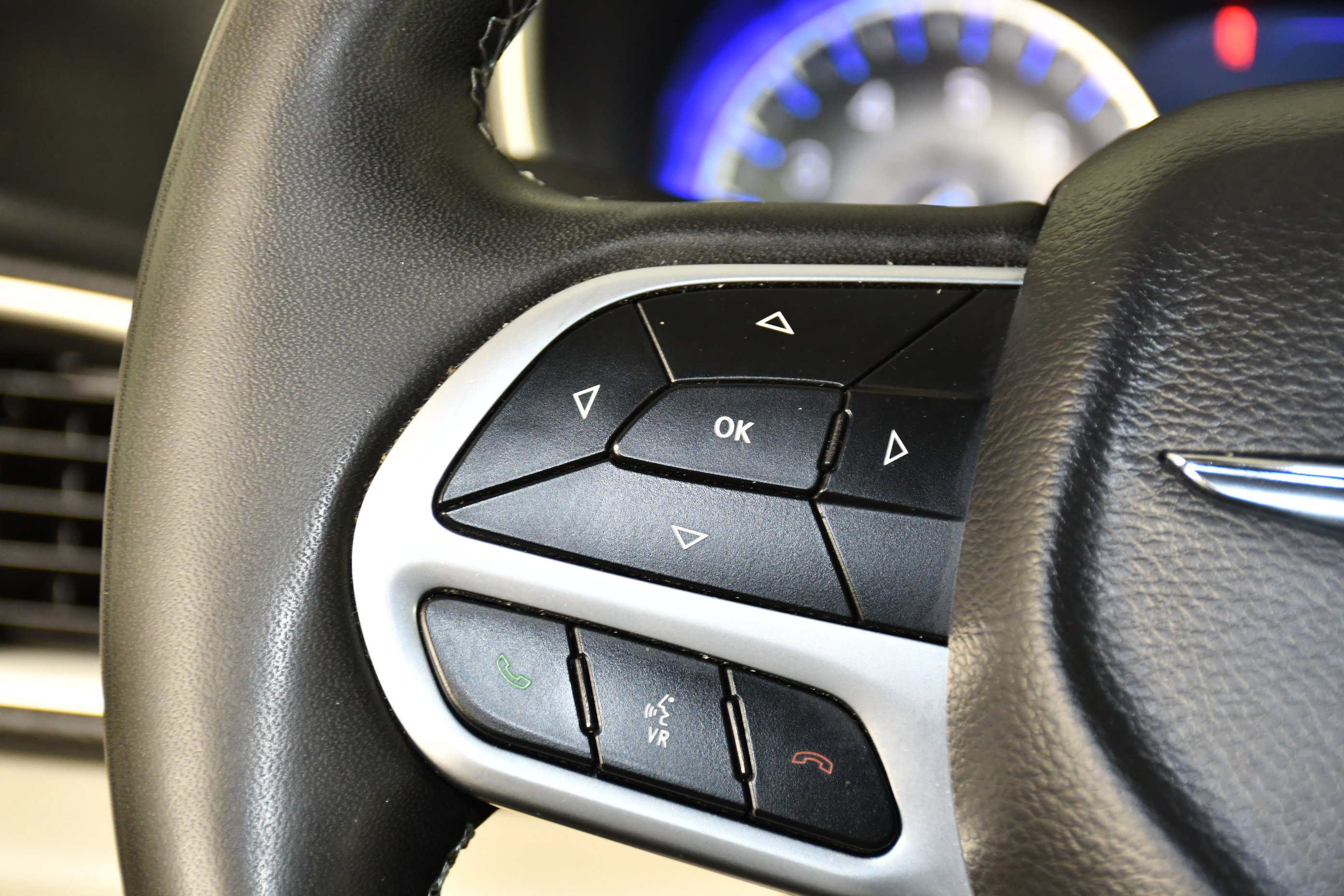 Used 2023 Chrysler Pacifica Touring-L image 21