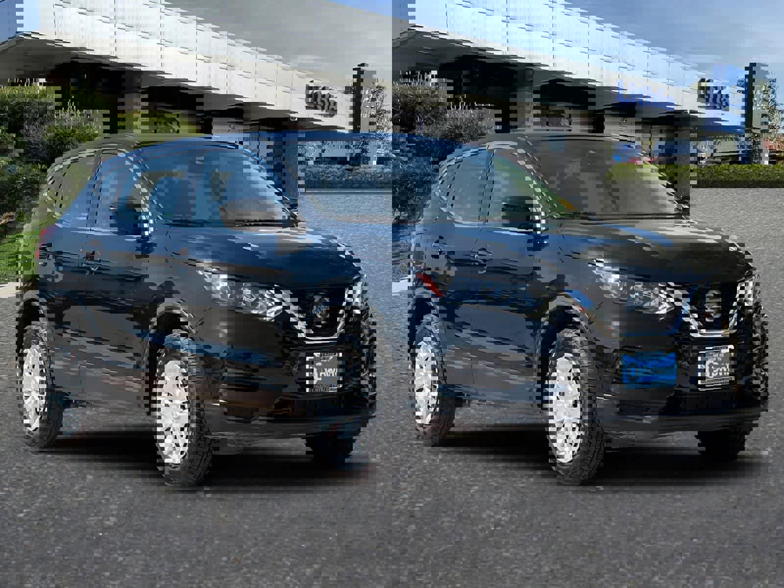 Used 2020 Nissan Rogue Sport S image 10