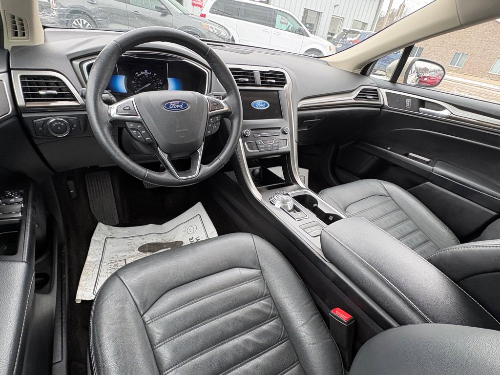 Used 2018 Ford Fusion SE w/ Equipment Group 602A image 9