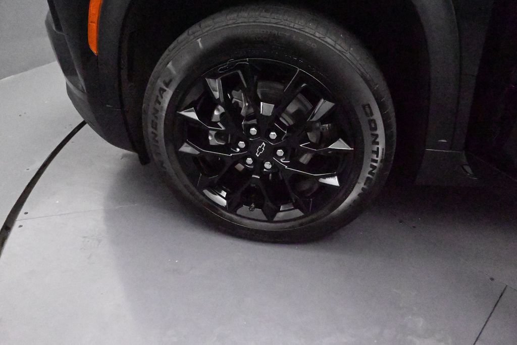 Used 2023 Chevrolet Traverse LT FWD image 13