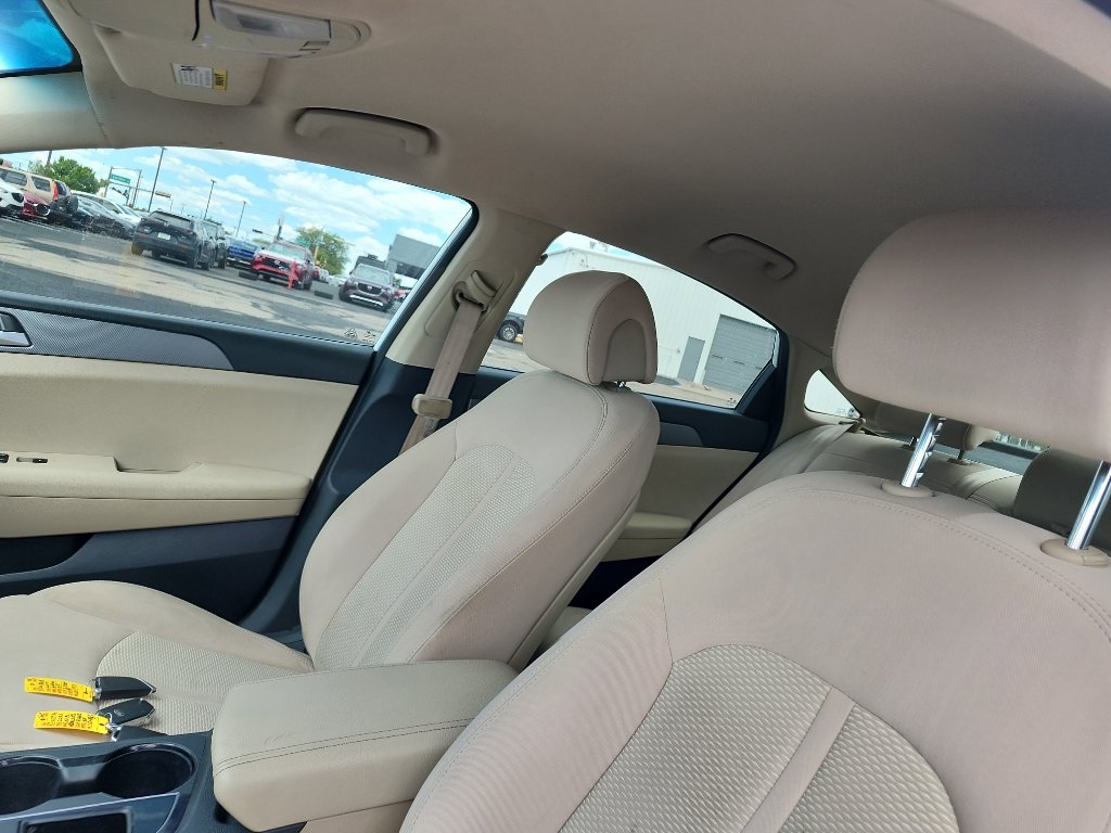 Used 2016 Hyundai Sonata SE FWD image 17