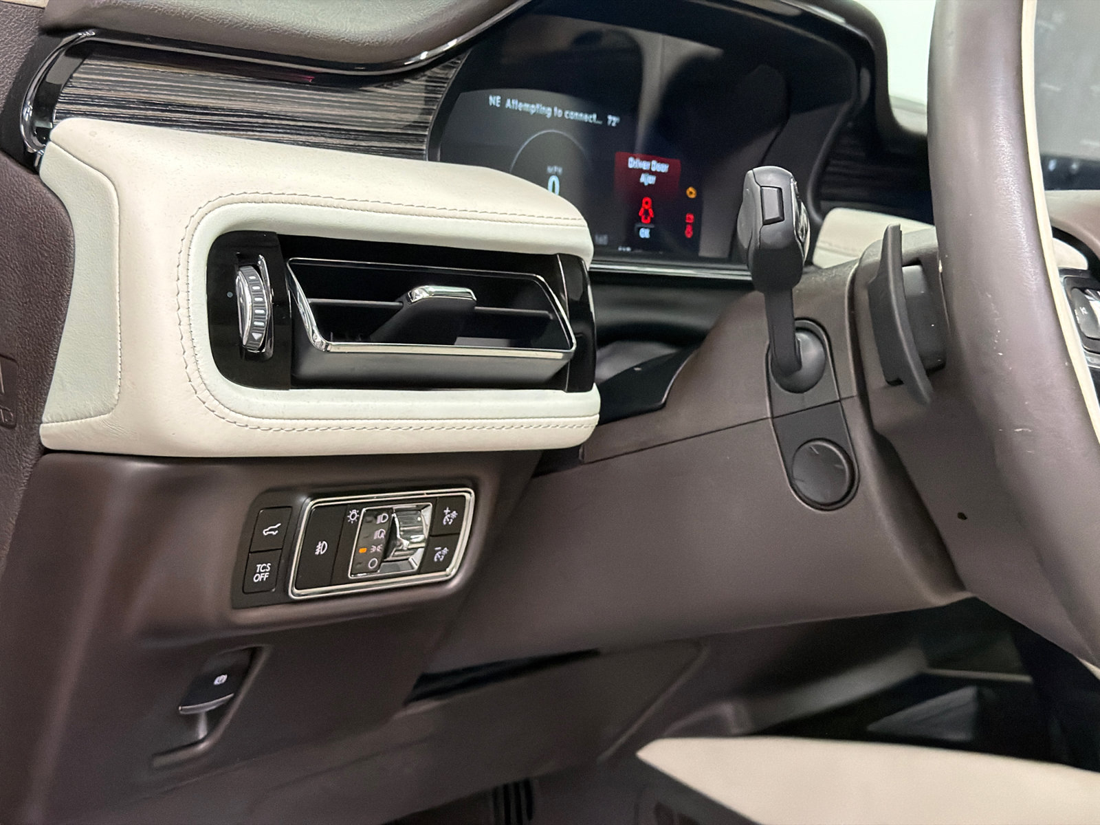 Certified 2023 Lincoln Nautilus Black Label w/ Class II Trailer Tow Package AWD/4WD image 20