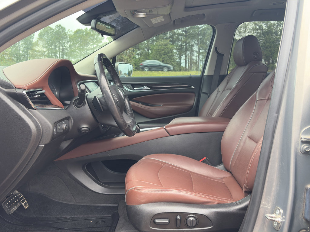 Used 2019 Buick Enclave Avenir image 11