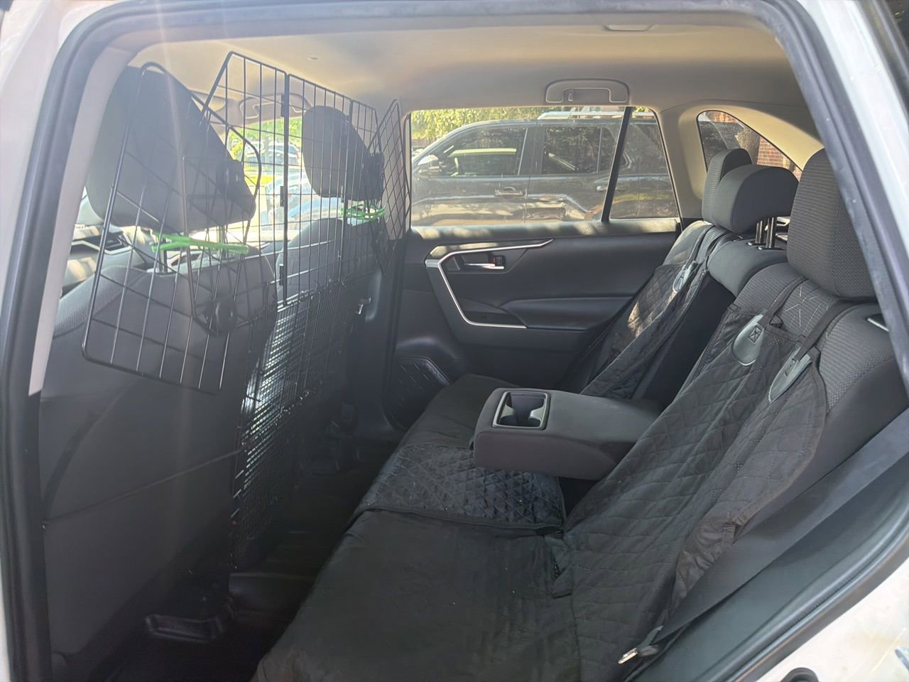 Used 2022 Toyota RAV4 XLE FWD image 7