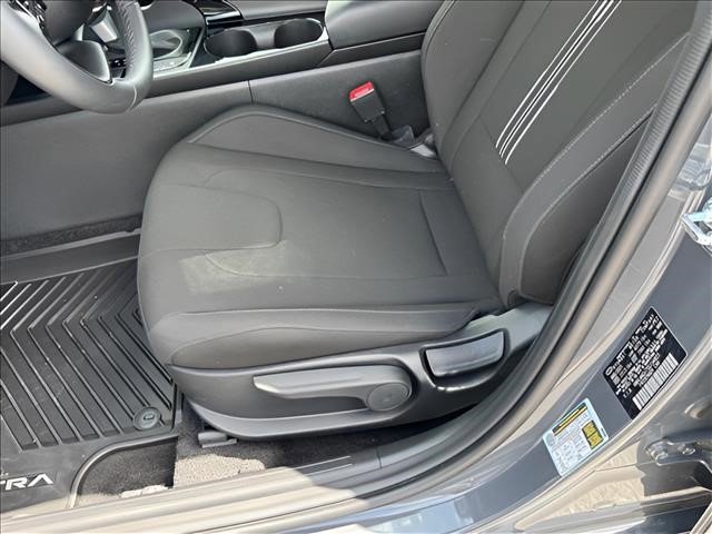 Certified 2025 Hyundai Elantra SEL FWD image 7