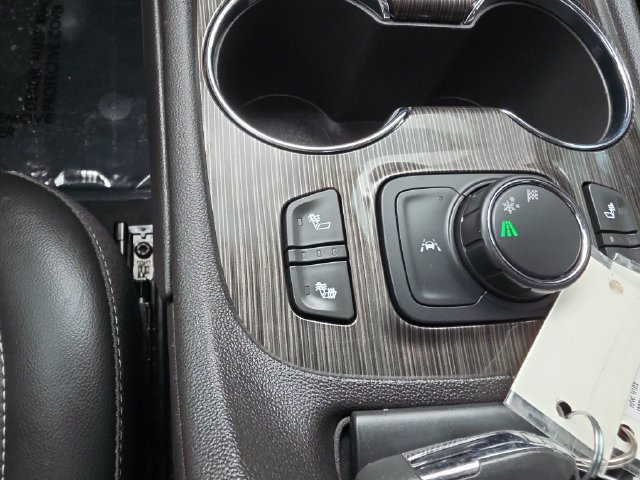 Certified 2023 GMC Acadia SLT FWD image 22