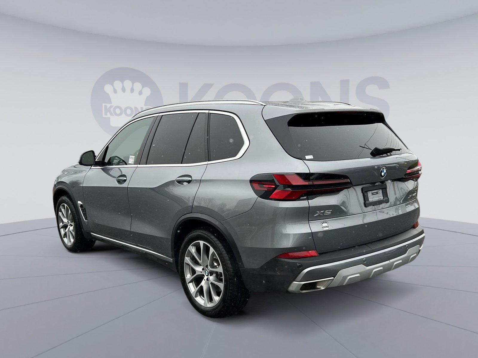 Used 2025 BMW X5 xDrive40i w/ Premium Package image 4