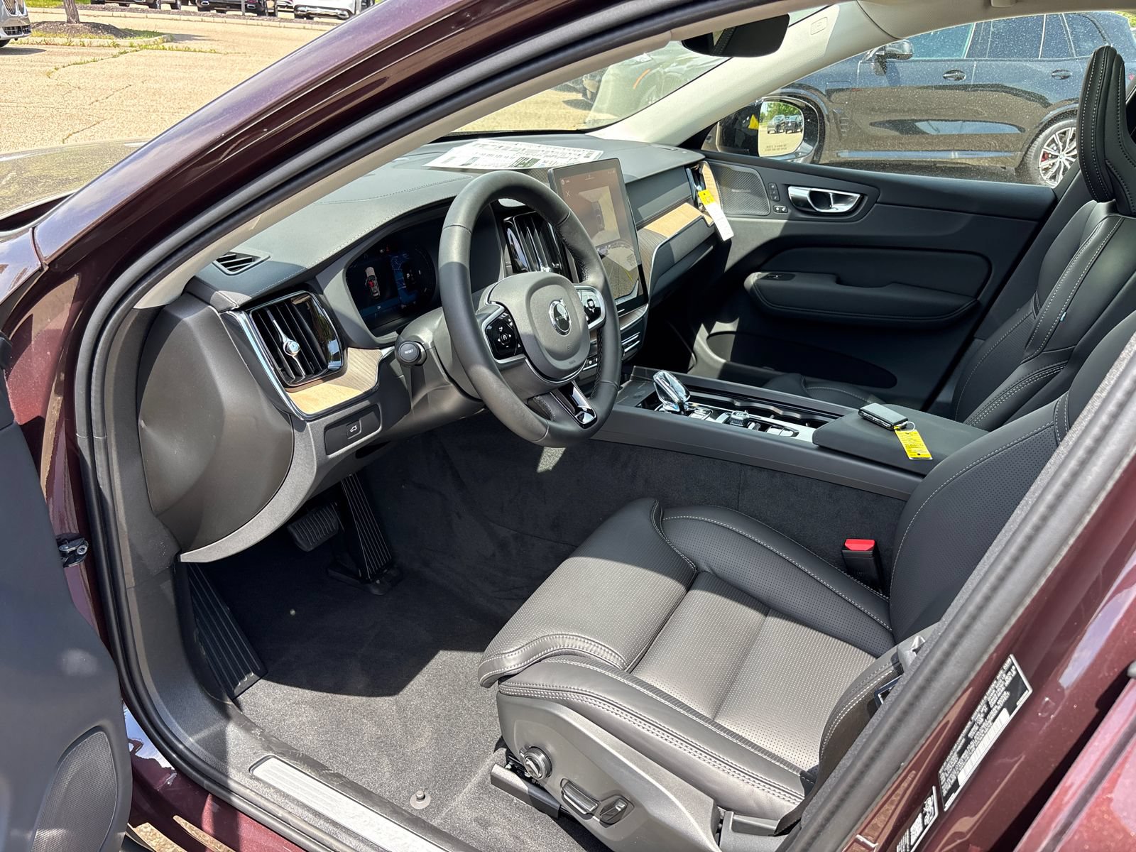 New 2026 Volvo XC60 B5 Ultra w/ Protection Package Premier AWD/4WD image 23