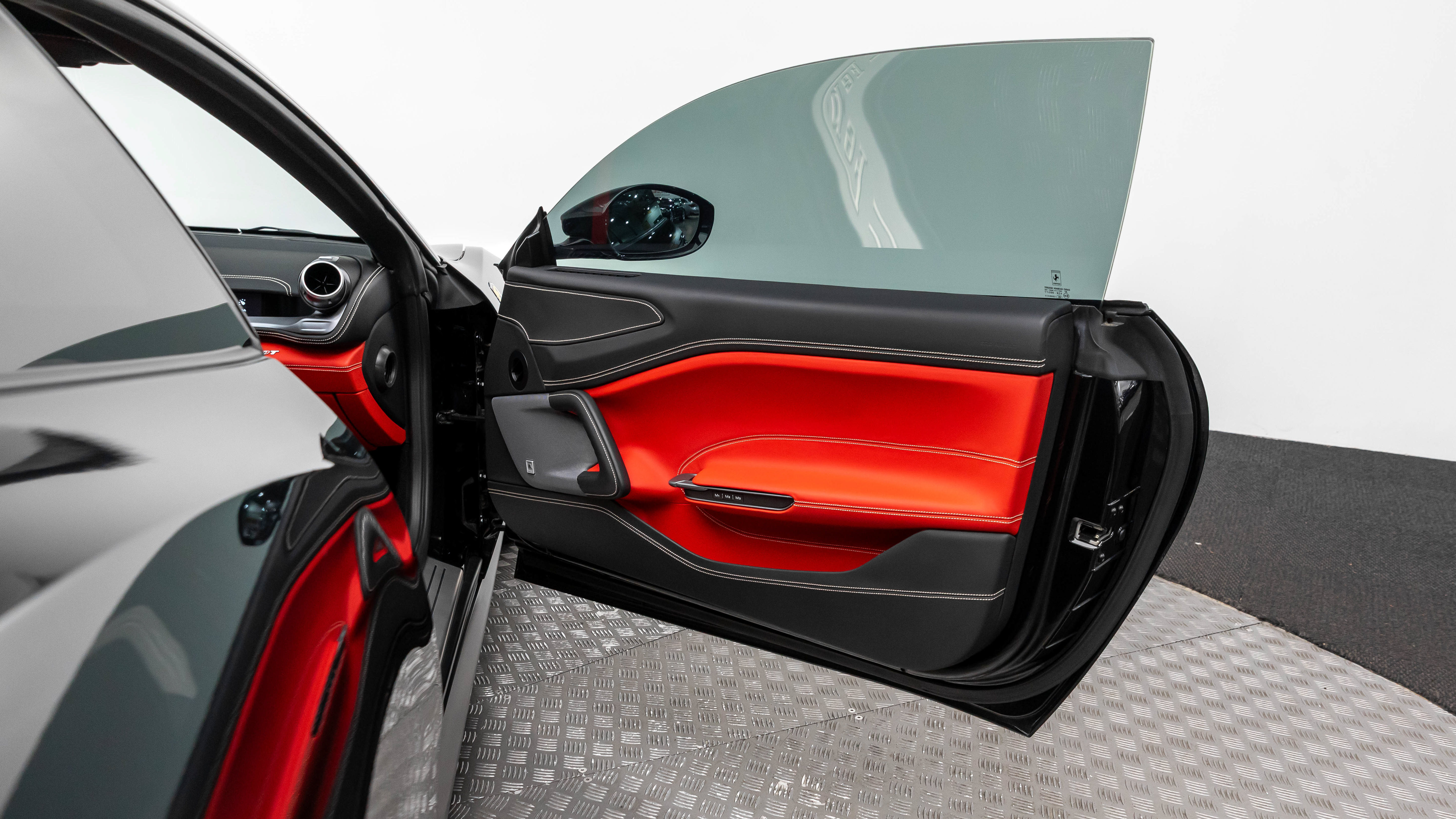 Used 2020 Ferrari GTC4Lusso T RWD image 59