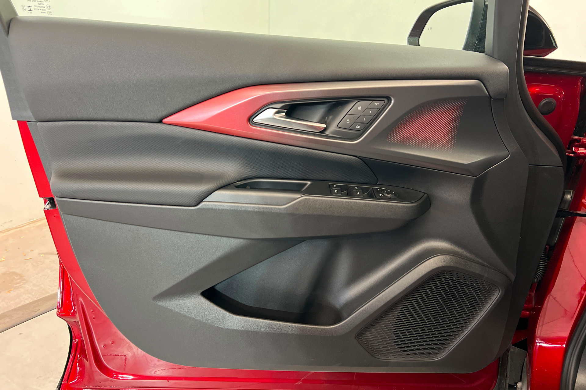 New 2026 Chevrolet Equinox EV RS w/ Convenience Package II AWD/4WD image 15