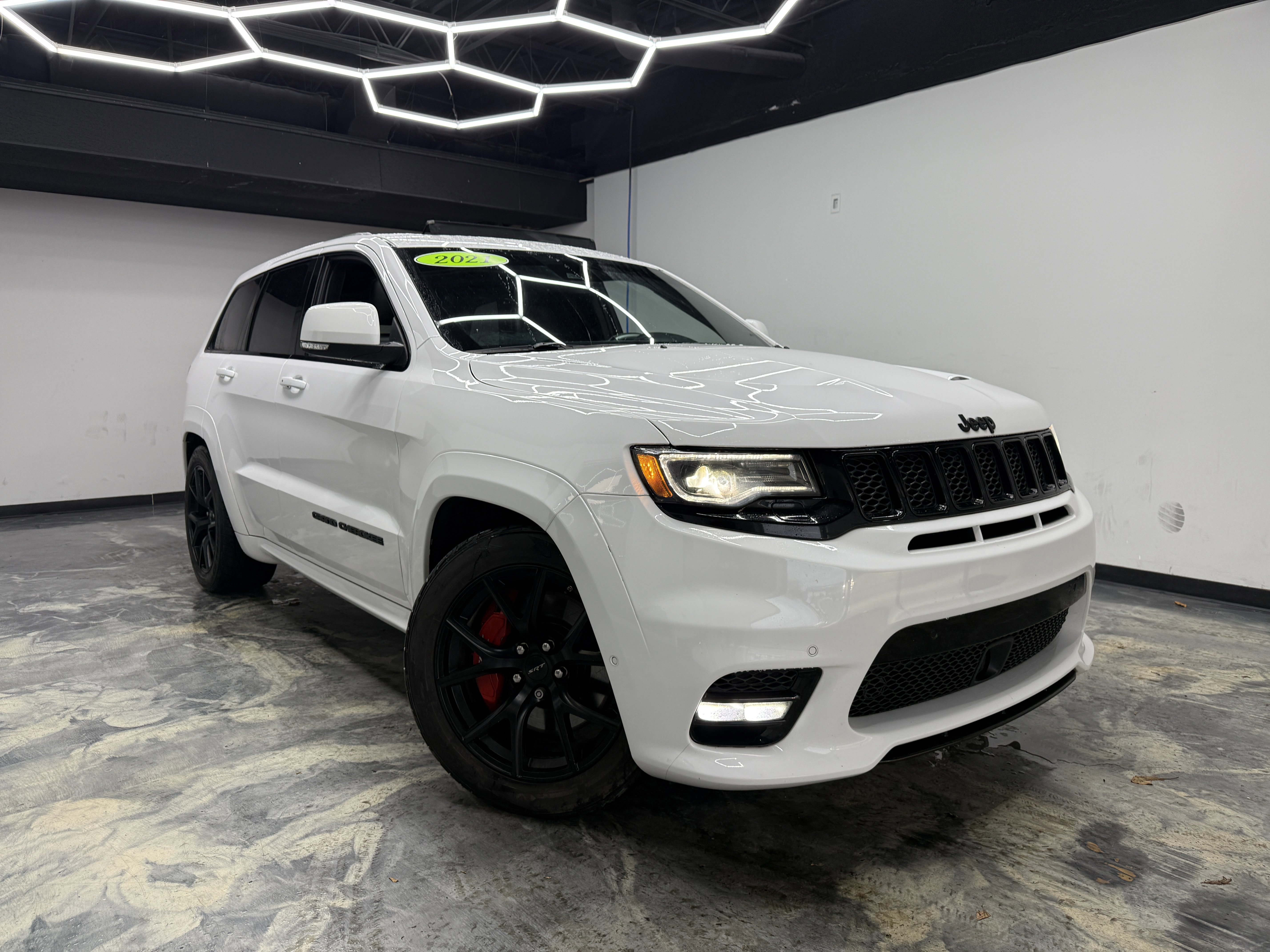 Used 2021 Jeep Grand Cherokee SRT image 5