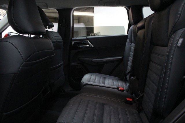 New 2026 Mitsubishi Outlander SE image 24
