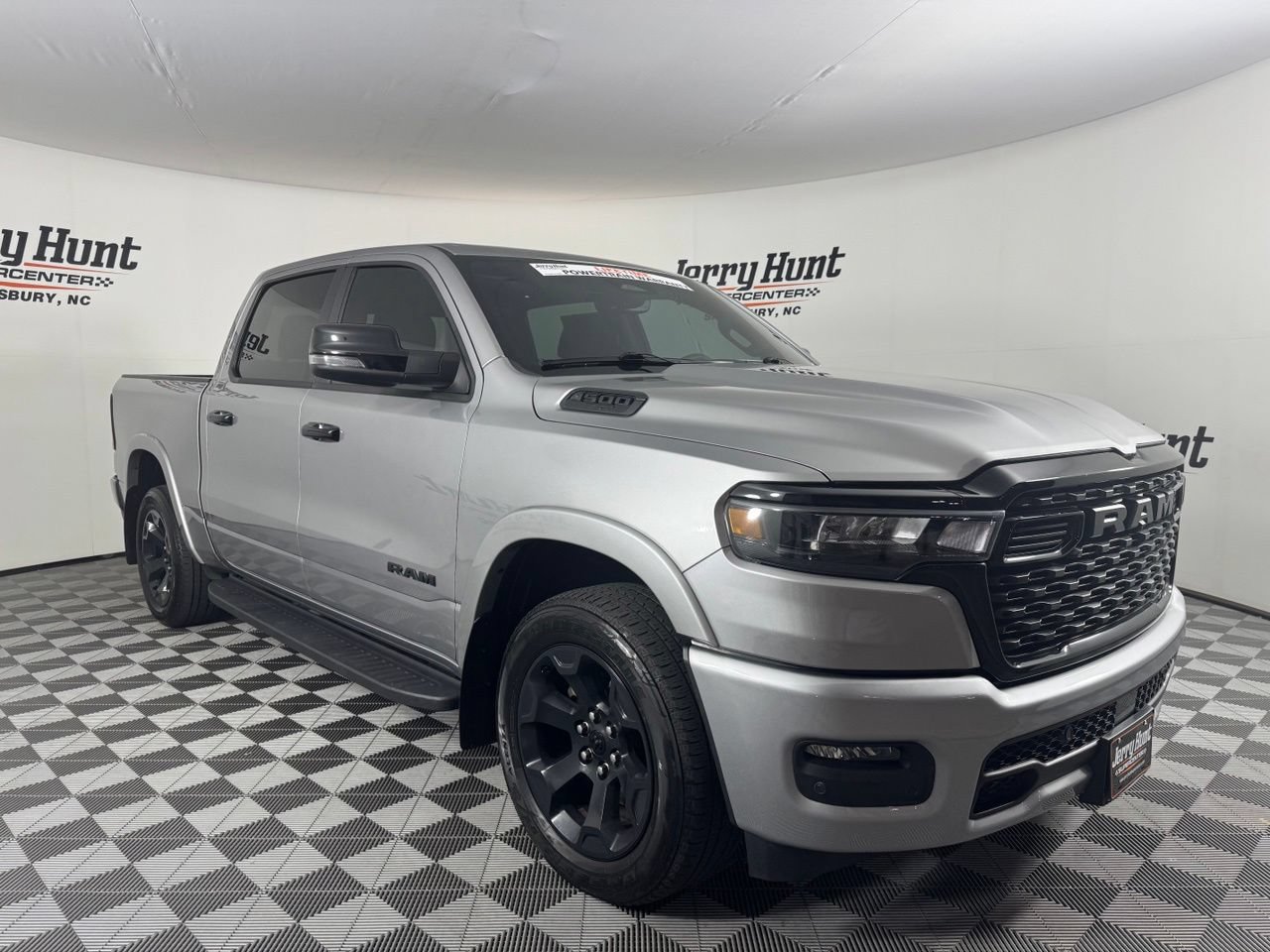 Used 2025 RAM 1500 Big Horn AWD/4WD image 5
