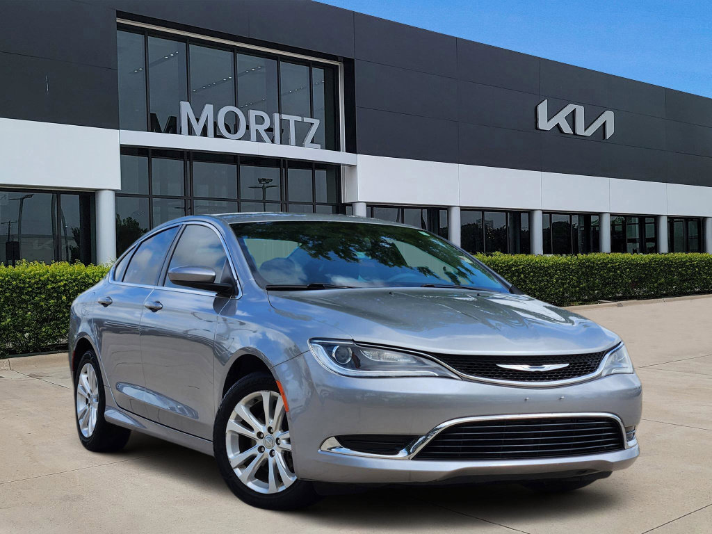 Used 2016 Chrysler 200 Limited image 1
