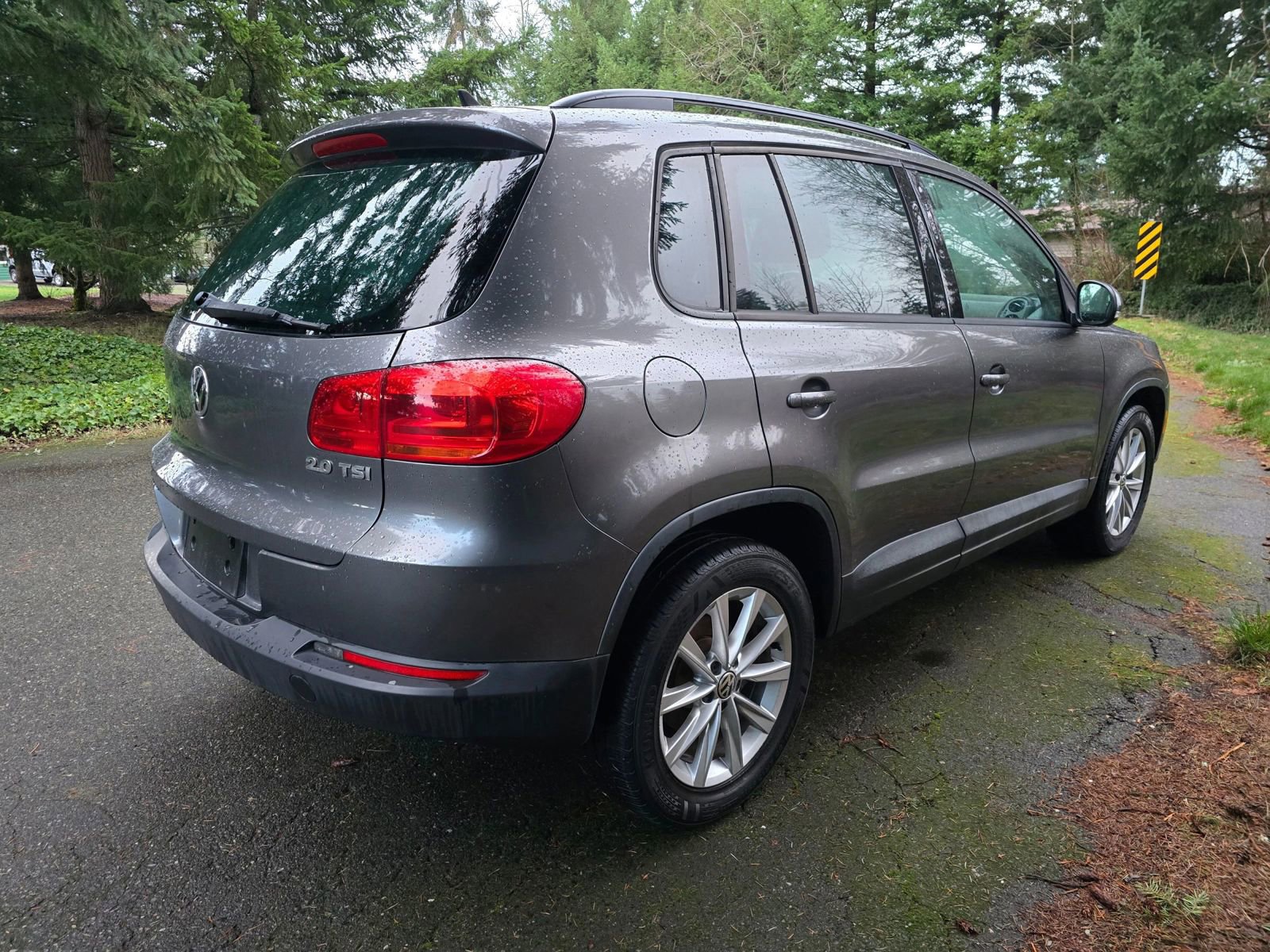 Used 2015 Volkswagen Tiguan SE FWD image 5