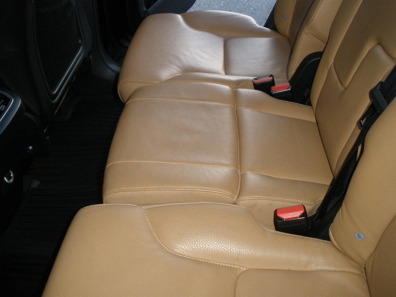 Used 2018 Volvo XC90 T6 Momentum w/ Convenience Package image 30