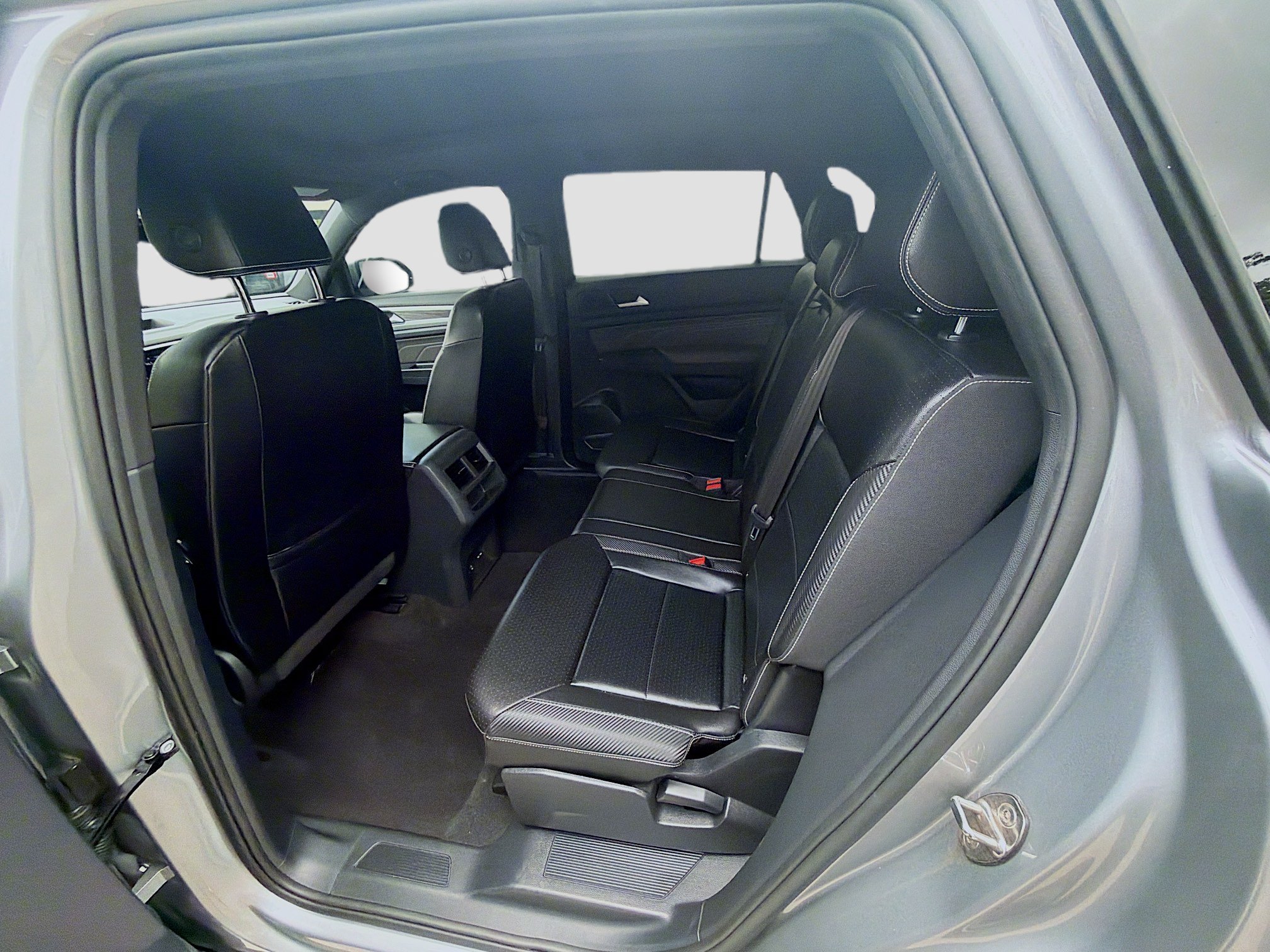 Used 2022 Volkswagen Atlas Cross Sport SE FWD image 23