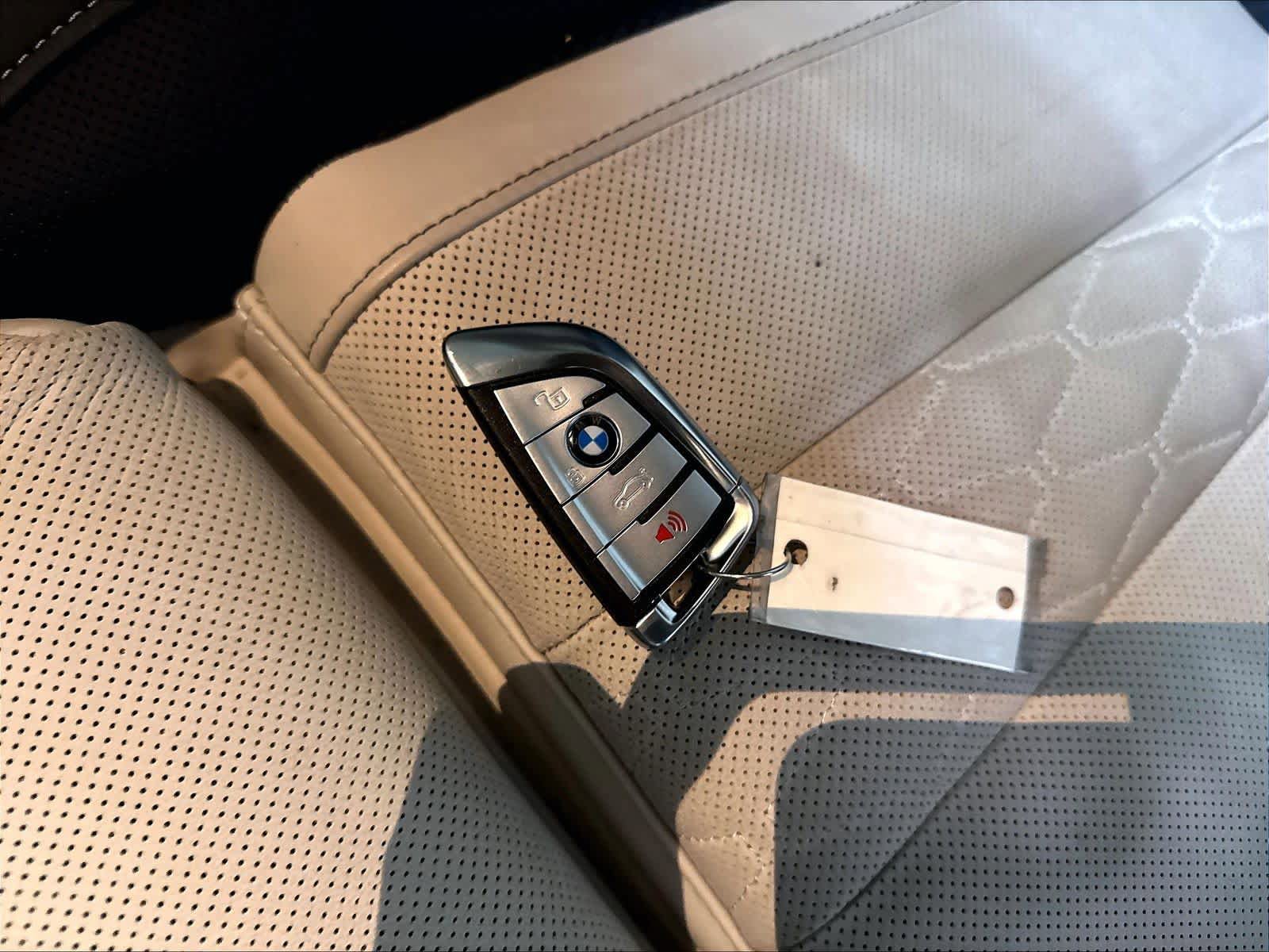Used 2023 BMW X6 M50i w/ Executive Package AWD/4WD image 13